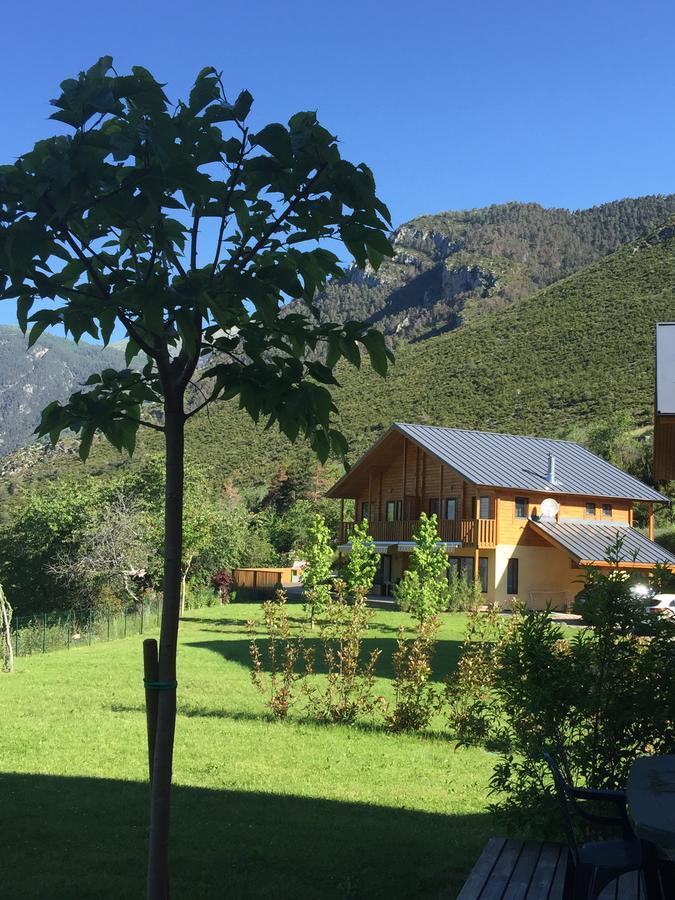 Les Chalets Fleurs De France - Kota Saint-Dalmas Exterior photo
